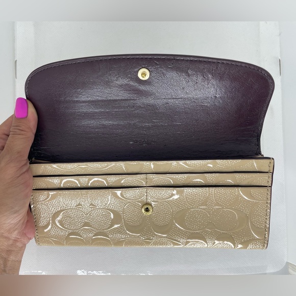 MT330-Pre-Loved COACH Large Flap Wallet w/Matching Wristlet - Picture 3 of 14